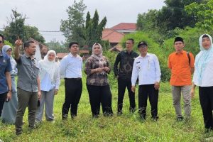 Komisi 1  Tinjau Lokasi Rencana Pengadaan Lahan untuk Kantor Kelurahan Situ Gede